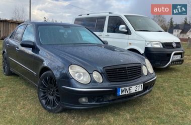 Седан Mercedes-Benz E-Class 2004 в Глинном