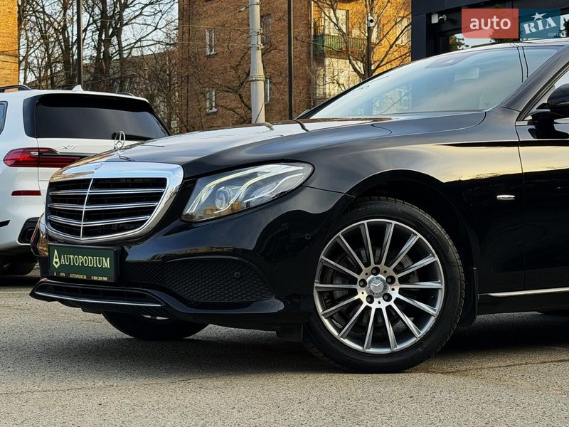 Седан Mercedes-Benz E-Class 2016 в Киеве
