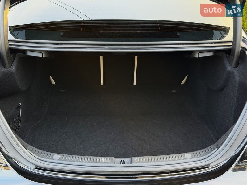 Седан Mercedes-Benz E-Class 2016 в Киеве