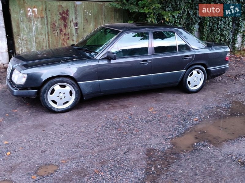 Mercedes-Benz E-Class 1994