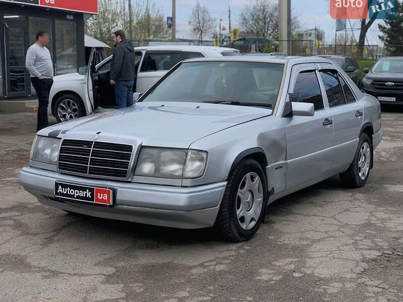Mercedes-Benz E-Class 1991