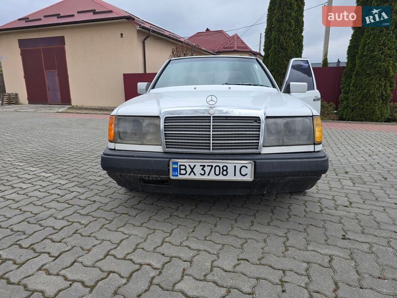 Mercedes-Benz E-Class 1988