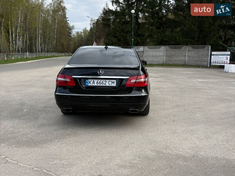 Mercedes-Benz E-Class 2011