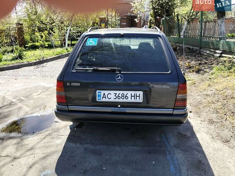 Mercedes-Benz E-Class 1995