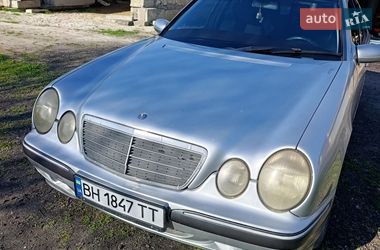 Седан Mercedes-Benz E-Class 2000 в Білгороді-Дністровському