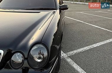 Седан Mercedes-Benz E-Class 2001 в Киеве
