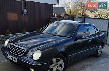Седан Mercedes-Benz E-Class 2000 в Бершаді