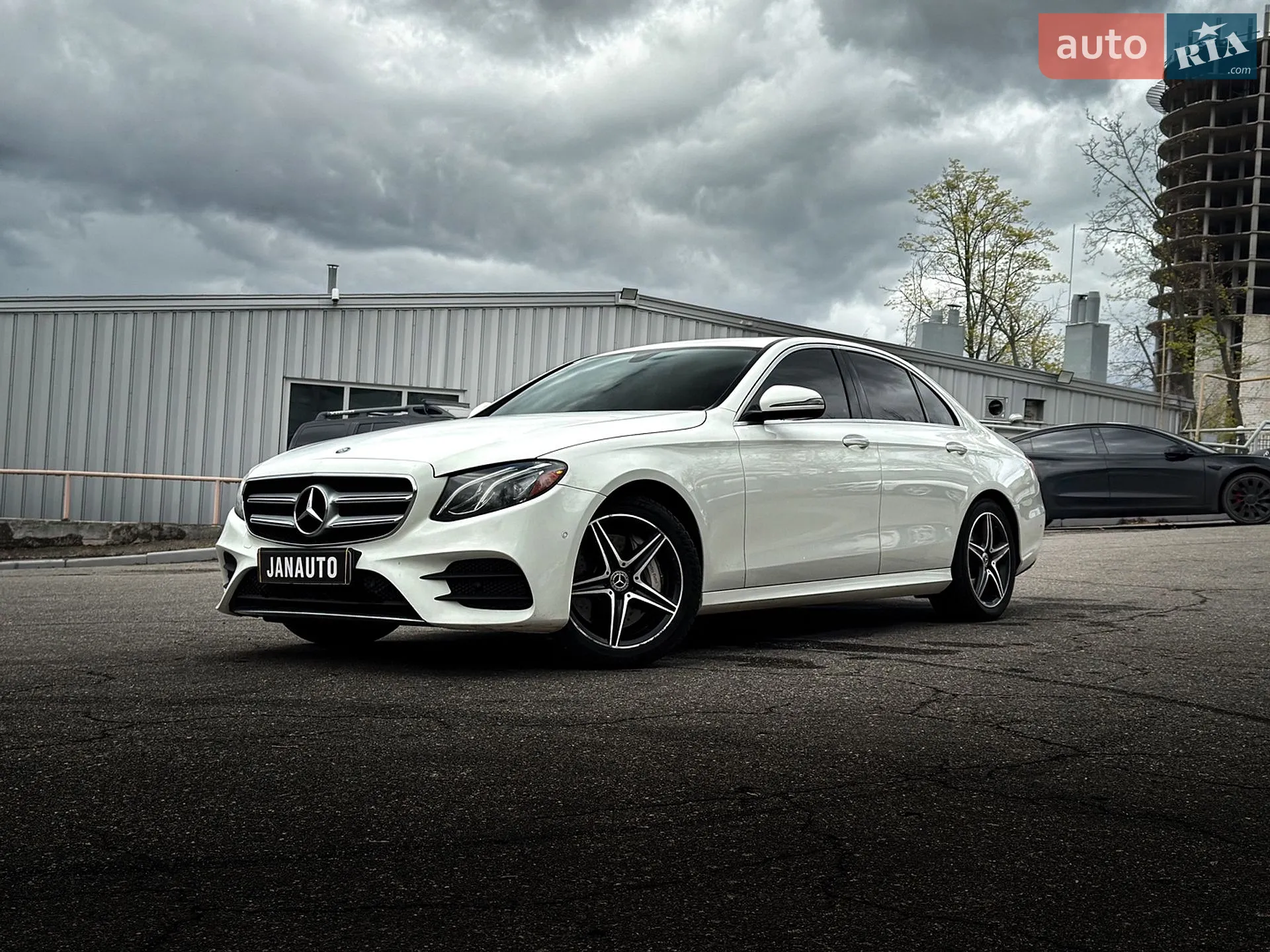2016 Mercedes-Benz E-klasse - фото 1