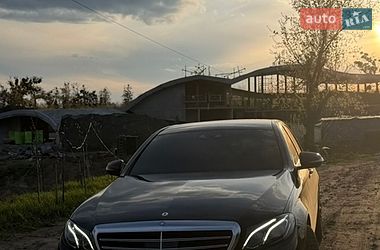 Седан Mercedes-Benz E-Class 2017 в Києві