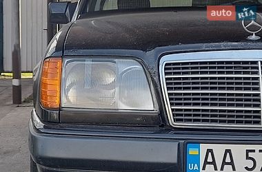 Седан Mercedes-Benz E-Class 1993 в Макарові