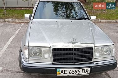 Седан Mercedes-Benz E-Class 1991 в Дніпрі