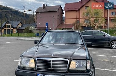 Седан Mercedes-Benz E-Class 1985 в Івано-Франківську