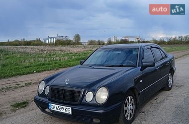 Седан Mercedes-Benz E-Class 1998 в Золотоноші