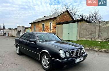 Седан Mercedes-Benz E-Class 1996 в Кременчуге