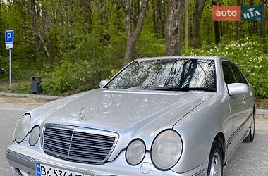 Седан Mercedes-Benz E-Class 2000 в Тернополе
