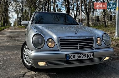 Седан Mercedes-Benz E-Class 1998 в Буче