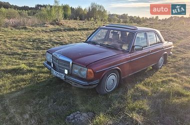 Седан Mercedes-Benz E-Class 1980 в Ратным