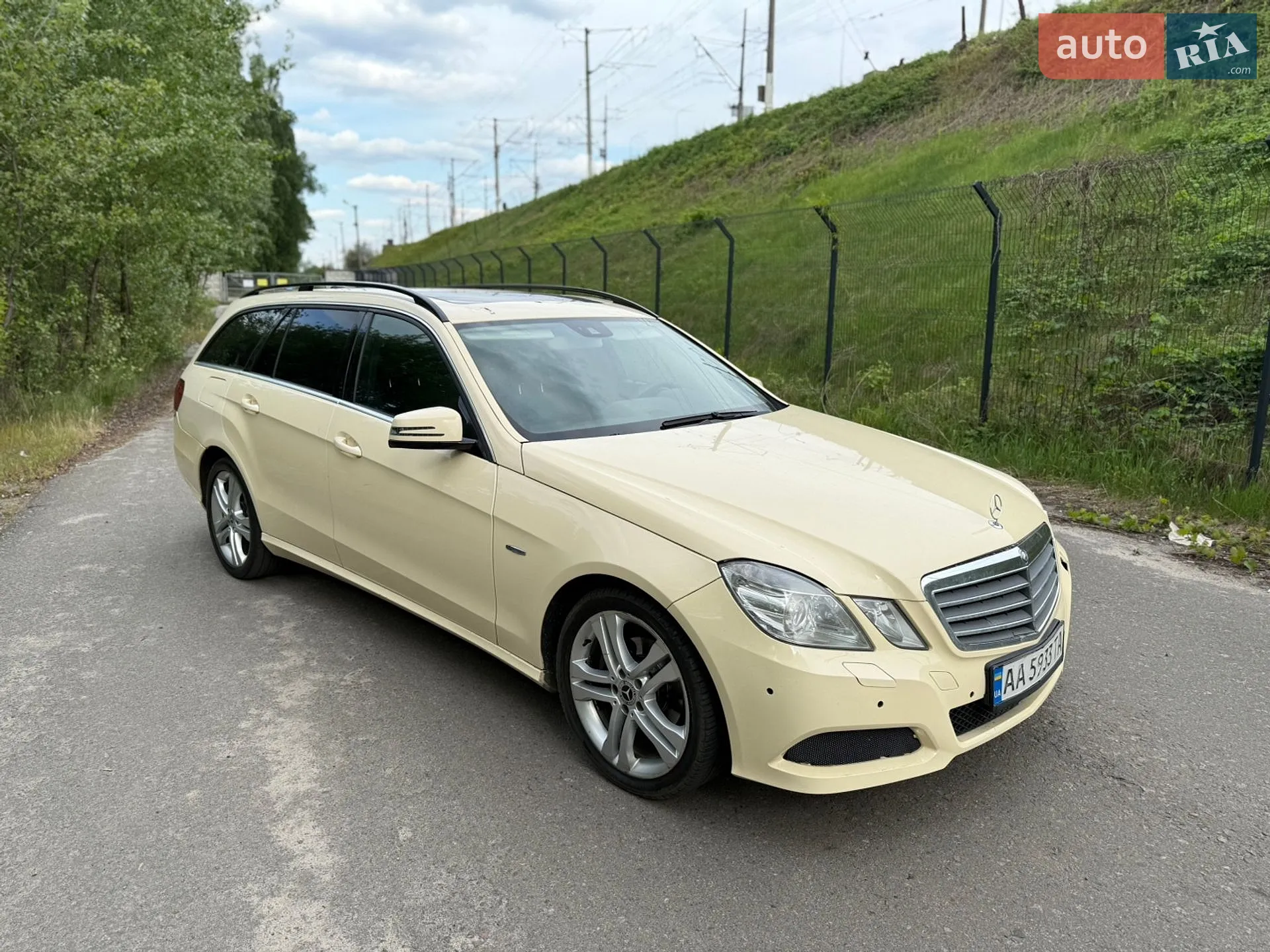 Mercedes-Benz E-Class 2012