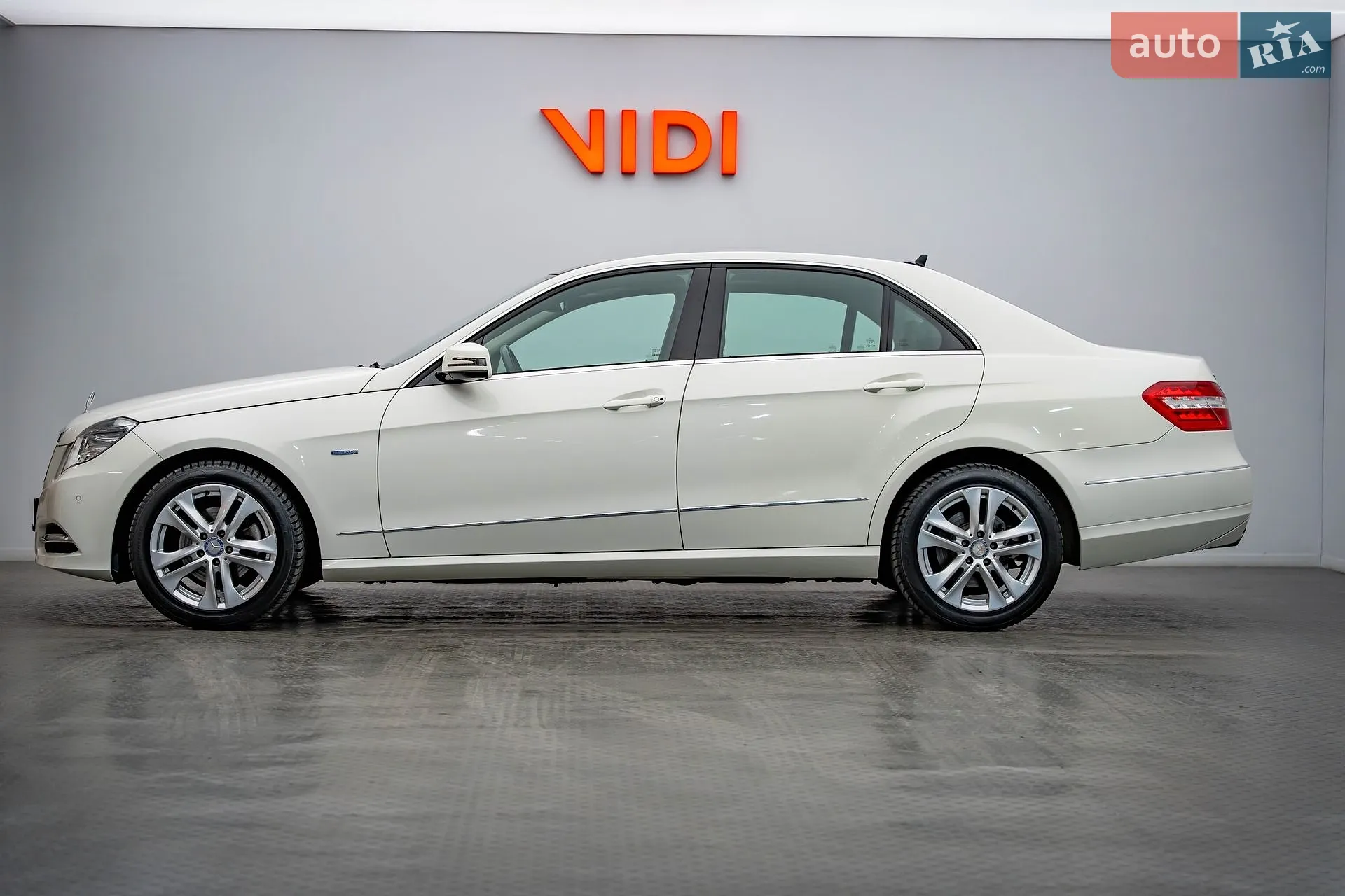 2010 Mercedes-Benz E-klasse - мініатюра 3