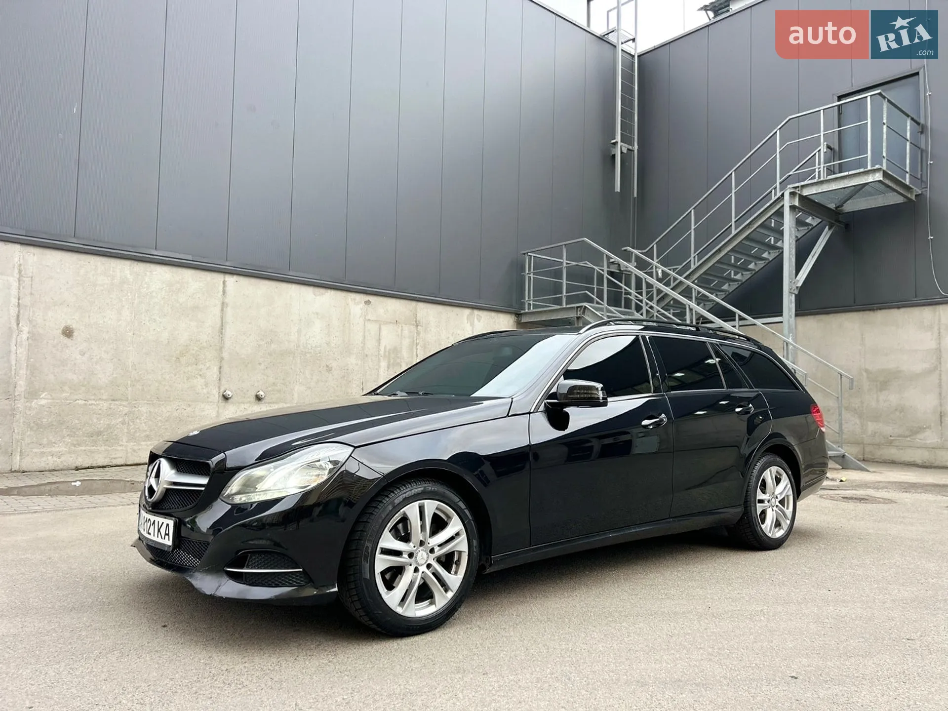 Mercedes-Benz E-Class 2011 VIN WDD2122051A482391 фото оголошення 2 з 5