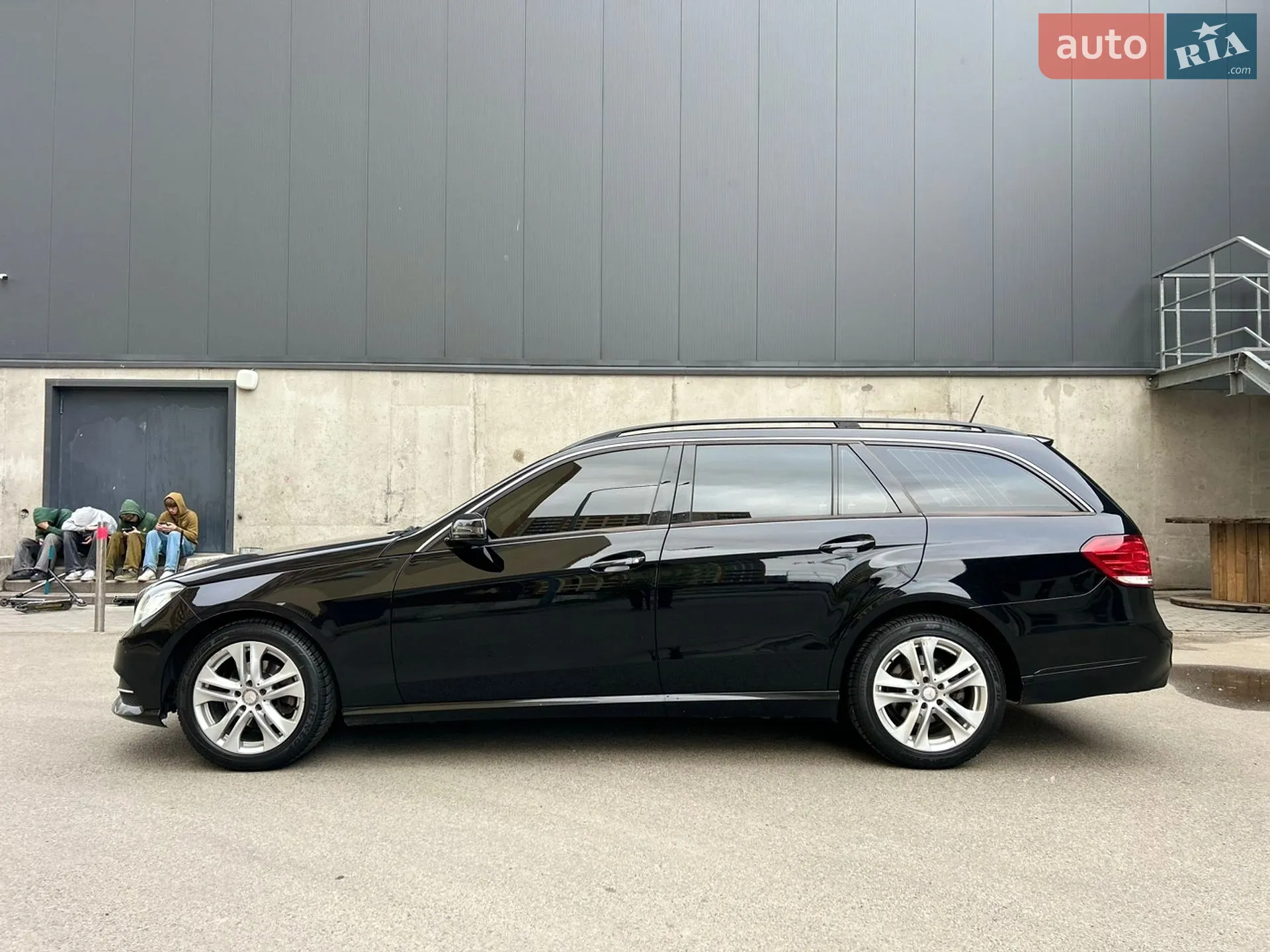 Mercedes-Benz E-Class 2011 VIN WDD2122051A482391 фото оголошення 3 з 5
