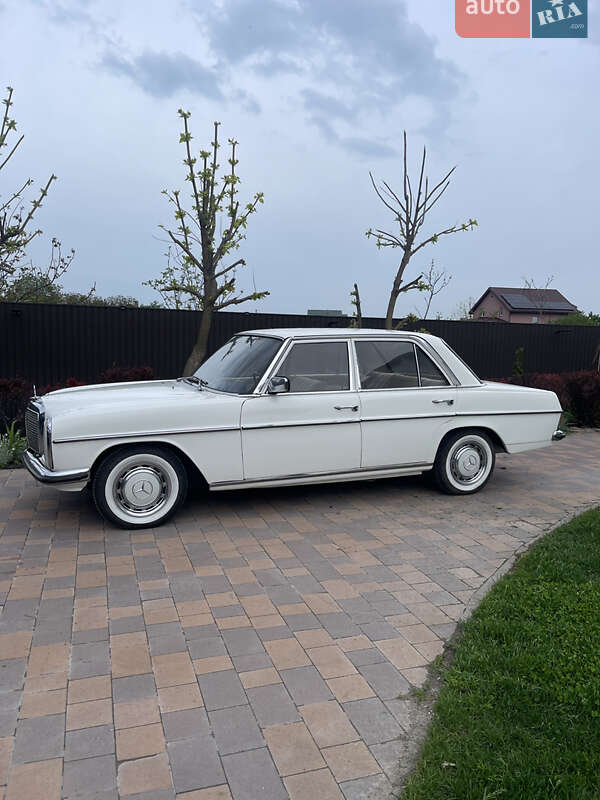Mercedes-Benz E-Class 1979