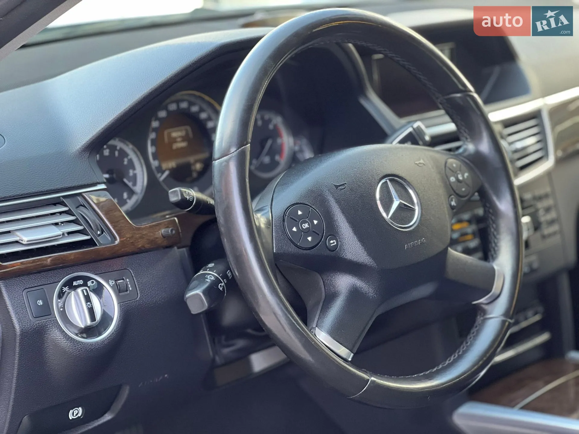 2013 Mercedes-Benz E-klasse - мініатюра 20