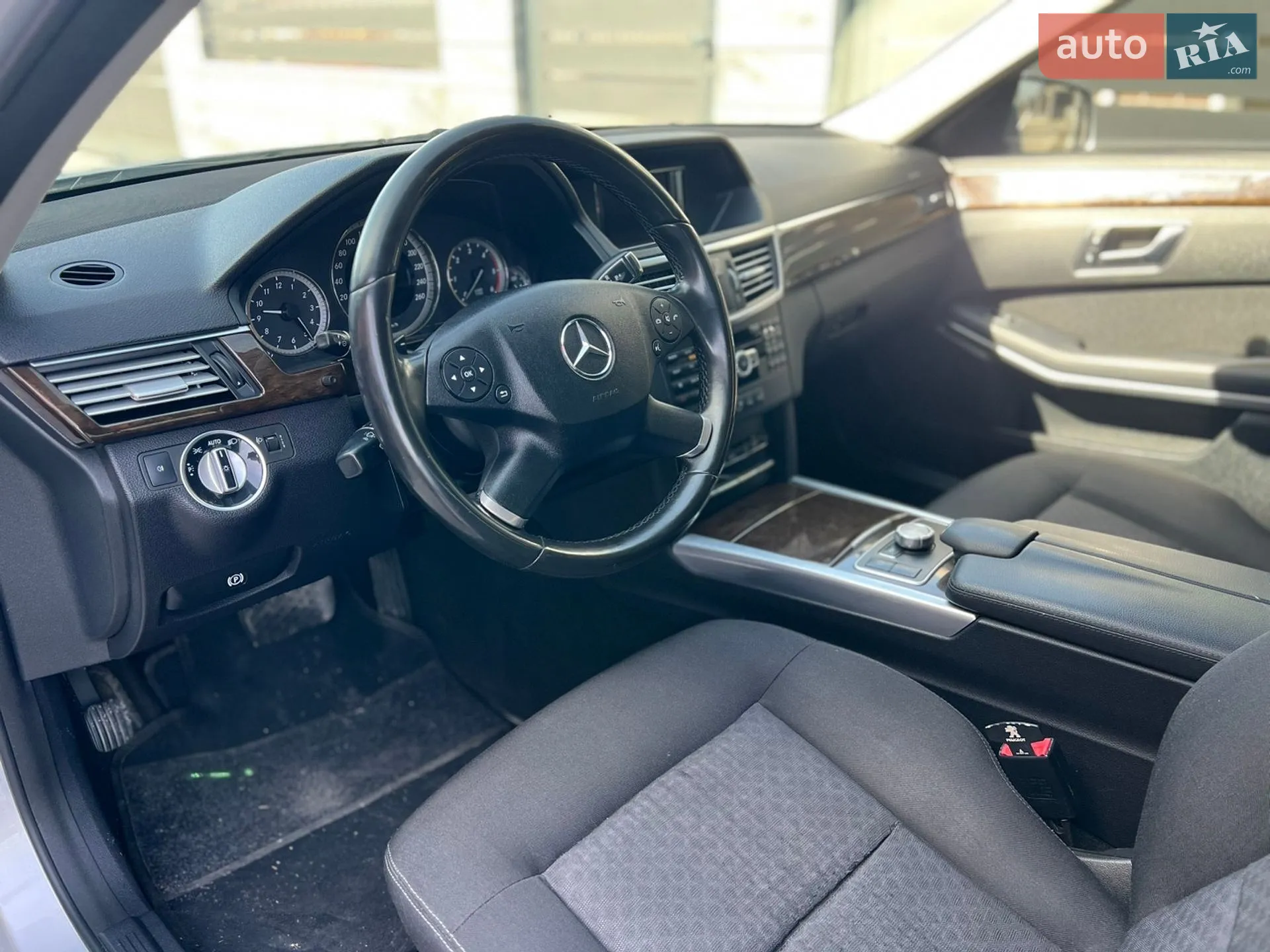 2013 Mercedes-Benz E-klasse - мініатюра 46