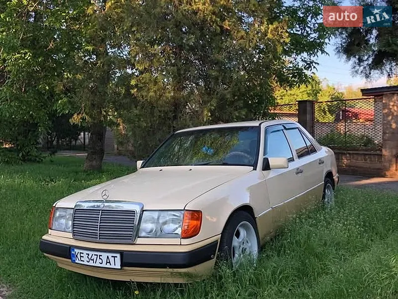 Mercedes-Benz E-Class 1987