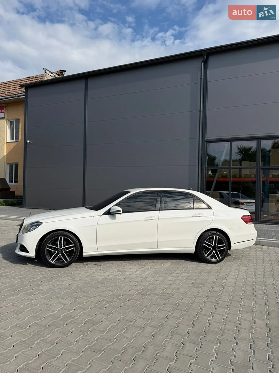 2013 Mercedes-Benz E-klasse - мініатюра 12