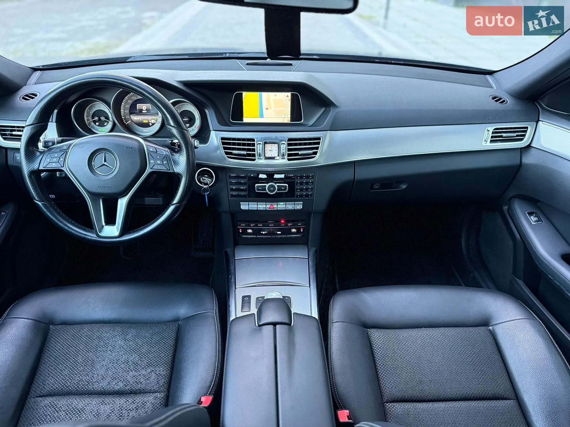 2013 Mercedes-Benz E-klasse - мініатюра 36