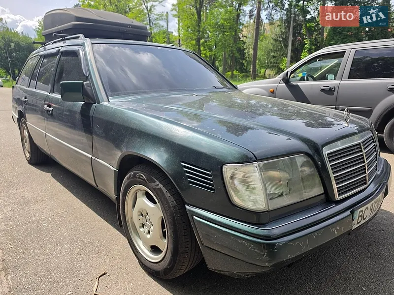 Mercedes-Benz E-Class 1985