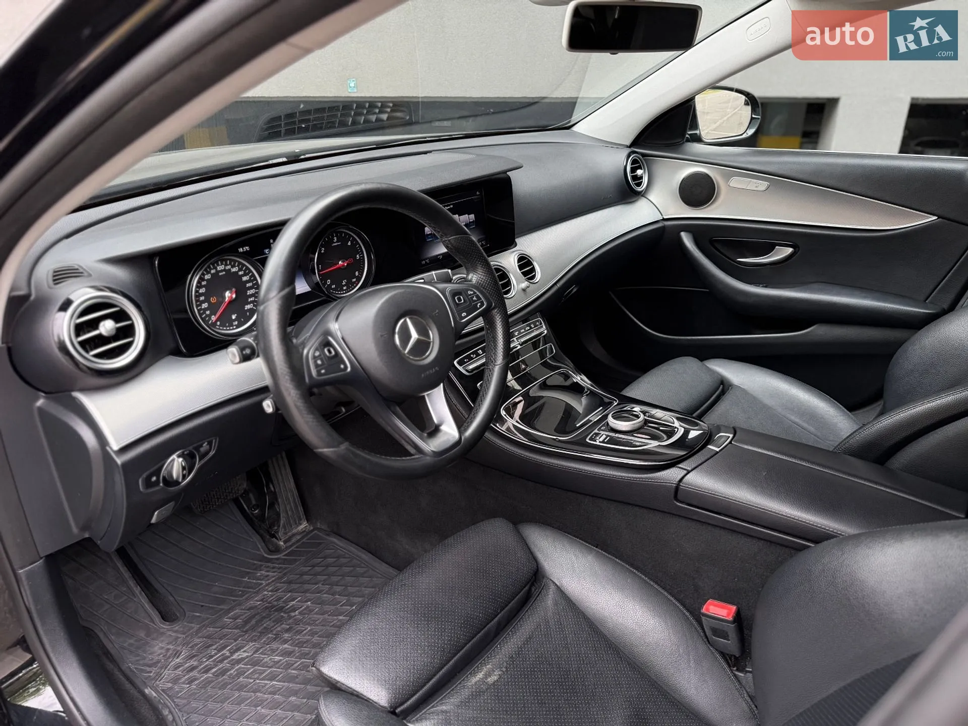 2016 Mercedes-Benz E-klasse - мініатюра 29