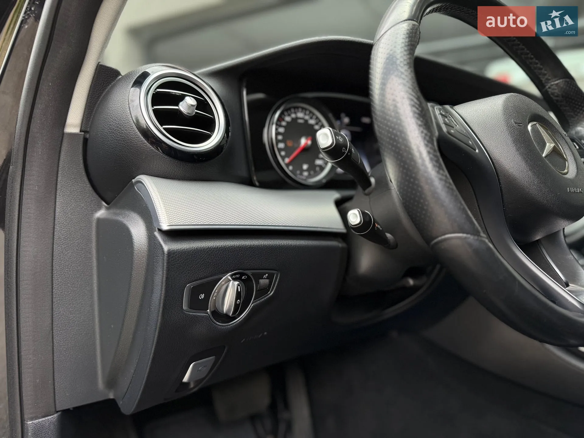 2016 Mercedes-Benz E-klasse - мініатюра 27
