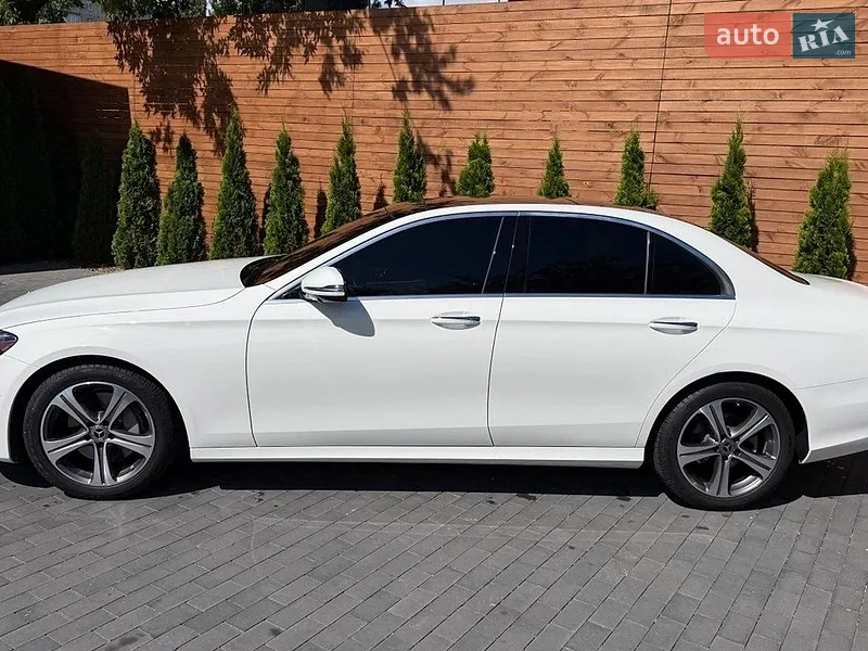 Mercedes-Benz E-Class 2019 VIN WDDZF8EB3LA699420 фото оголошення 4 з 71