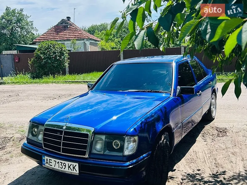 Mercedes-Benz E-Class 1987