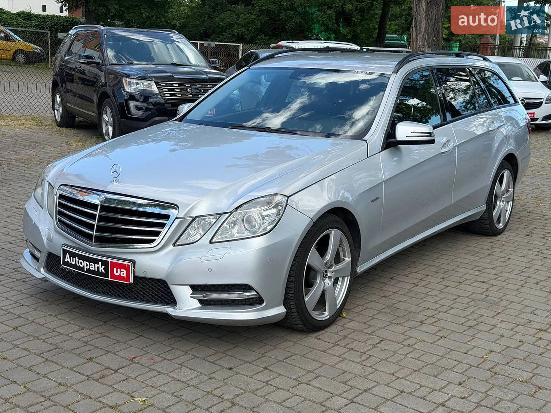 2010 Mercedes-Benz E-klasse - фото 1