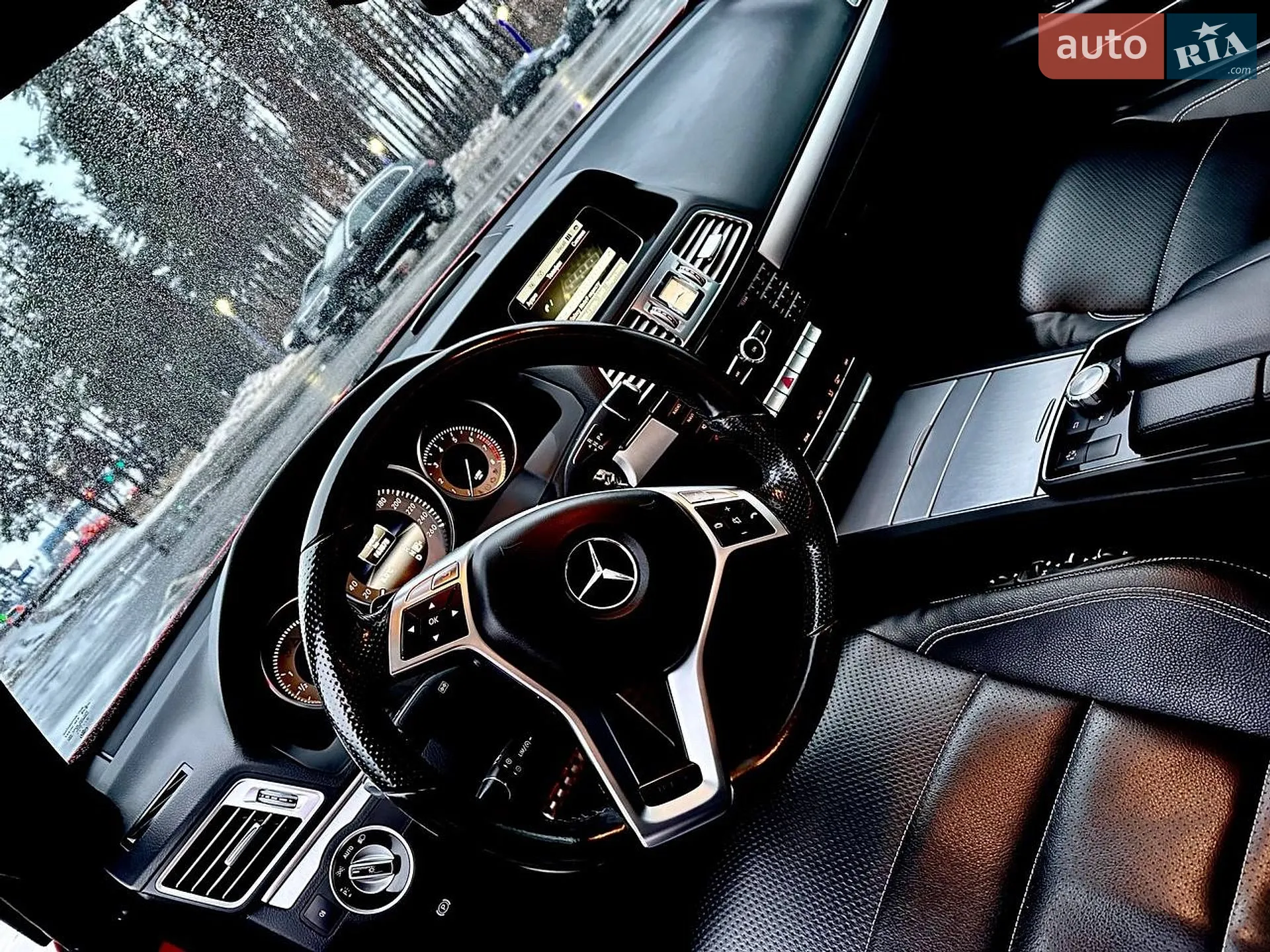 2013 Mercedes-Benz E-klasse - мініатюра 32
