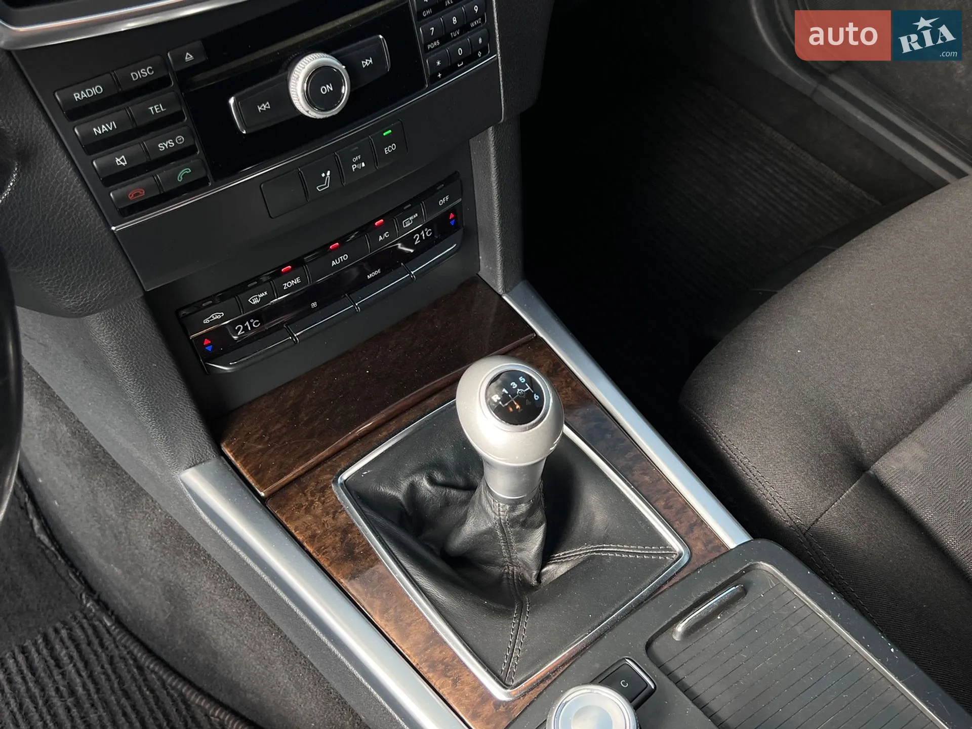 2011 Mercedes-Benz E-klasse - мініатюра 26