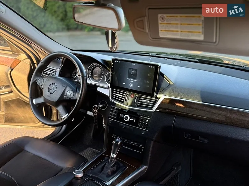 Mercedes-Benz E-Class 2011 VIN WDD2120411A496077 фото оголошення 32 з 68