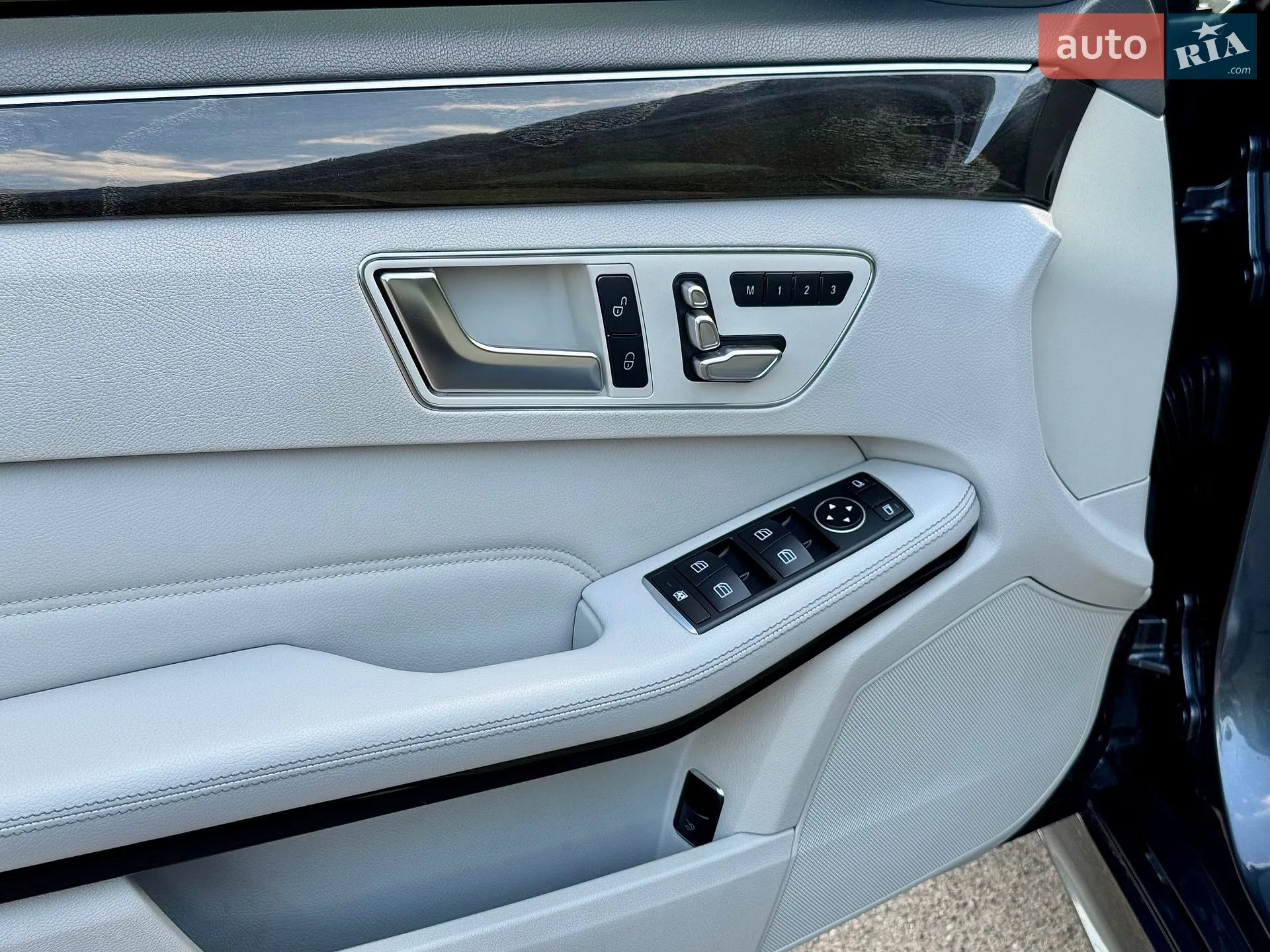 2014 Mercedes-Benz E-klasse - мініатюра 31