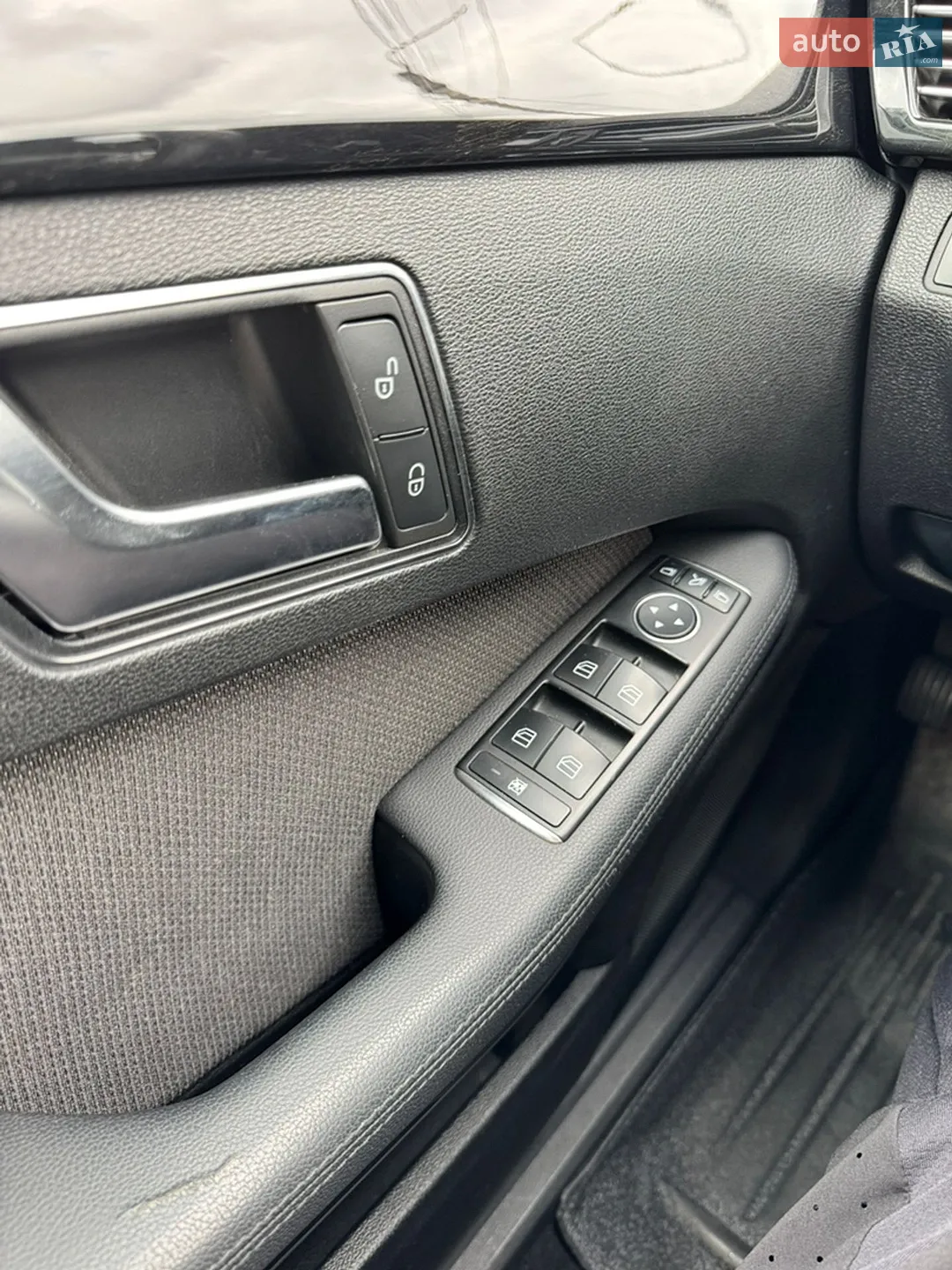 2012 Mercedes-Benz E-klasse - мініатюра 12