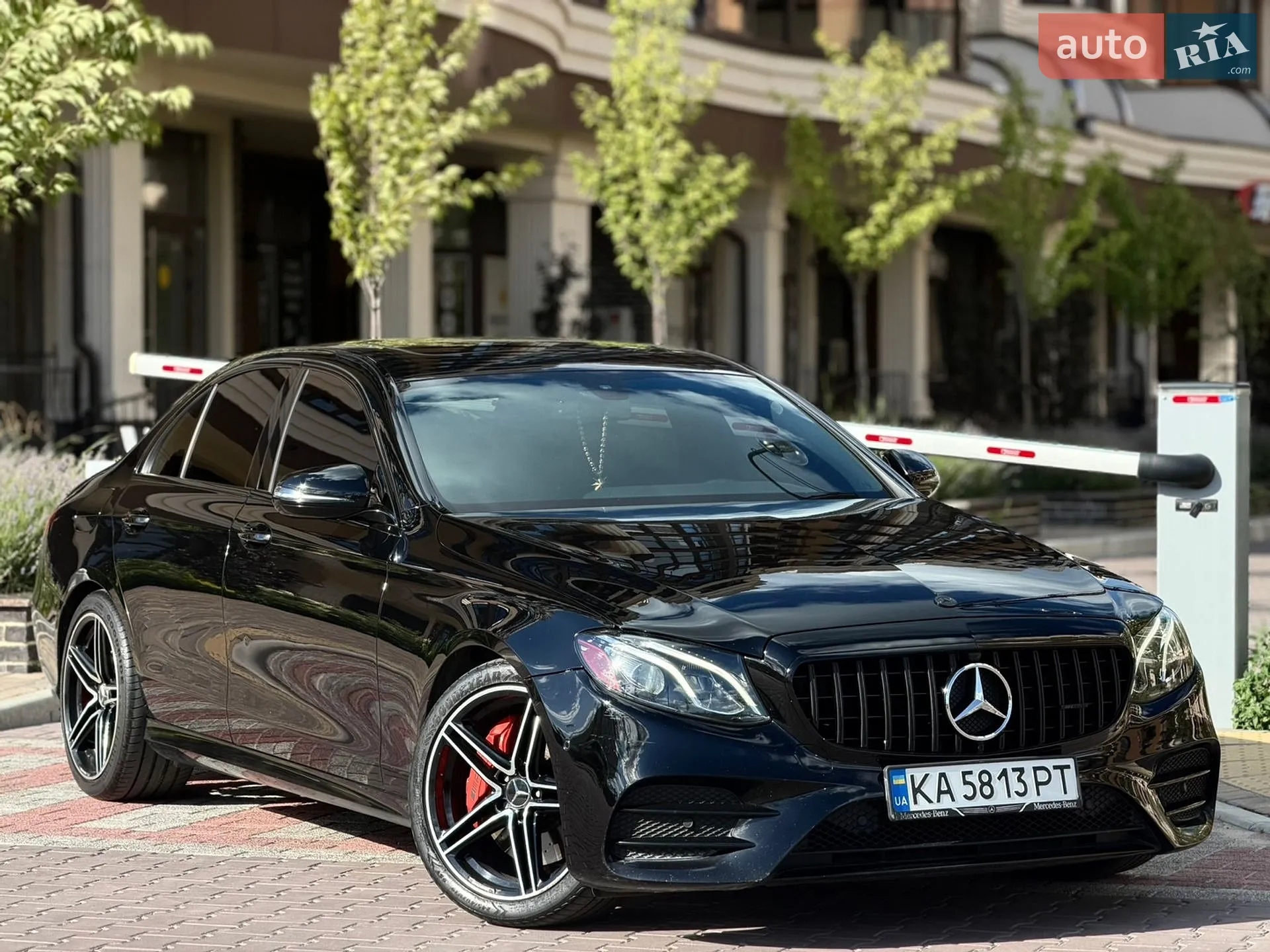2016 Mercedes-Benz E-klasse - фото 1