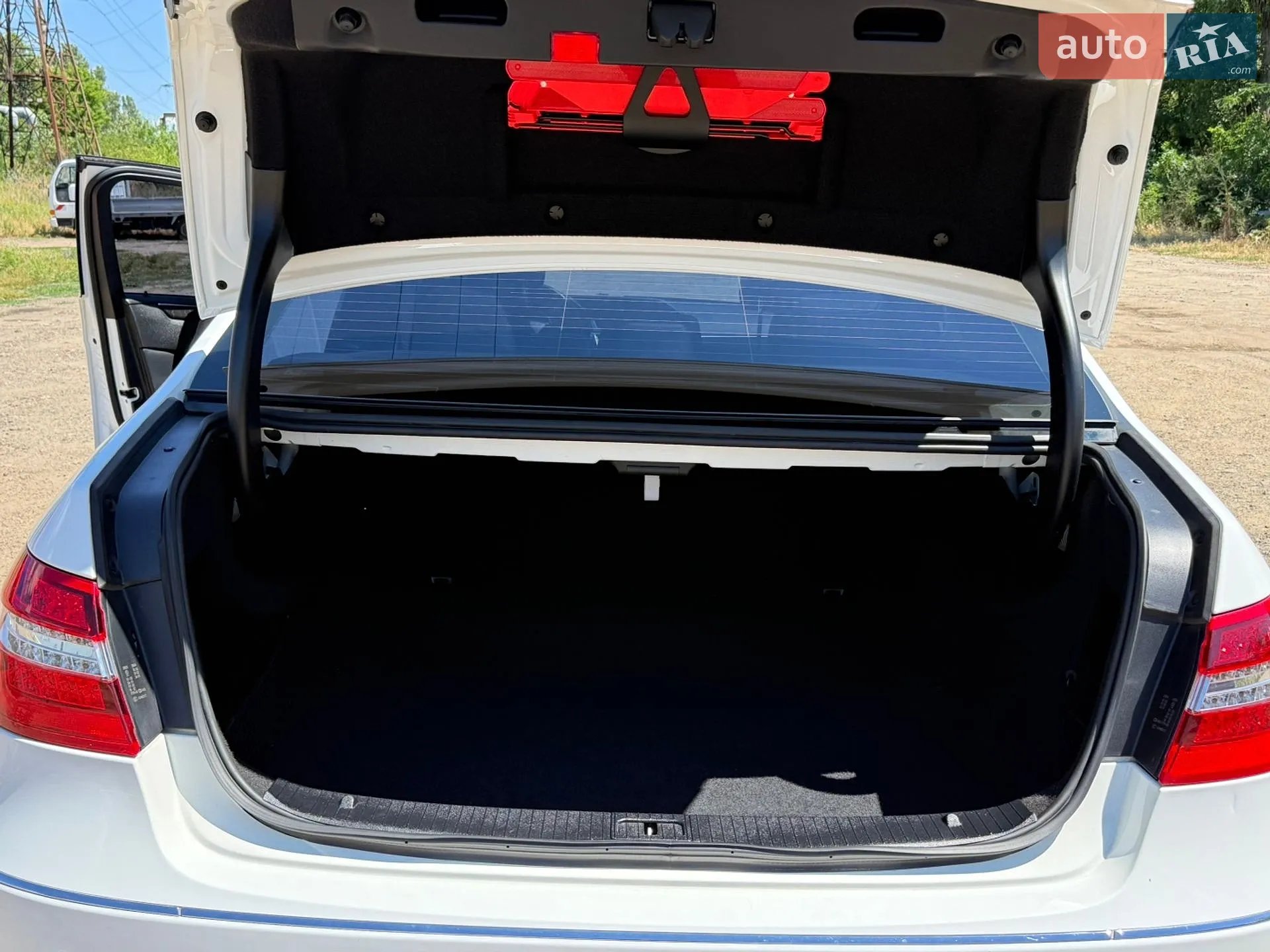 2013 Mercedes-Benz E-klasse - мініатюра 12