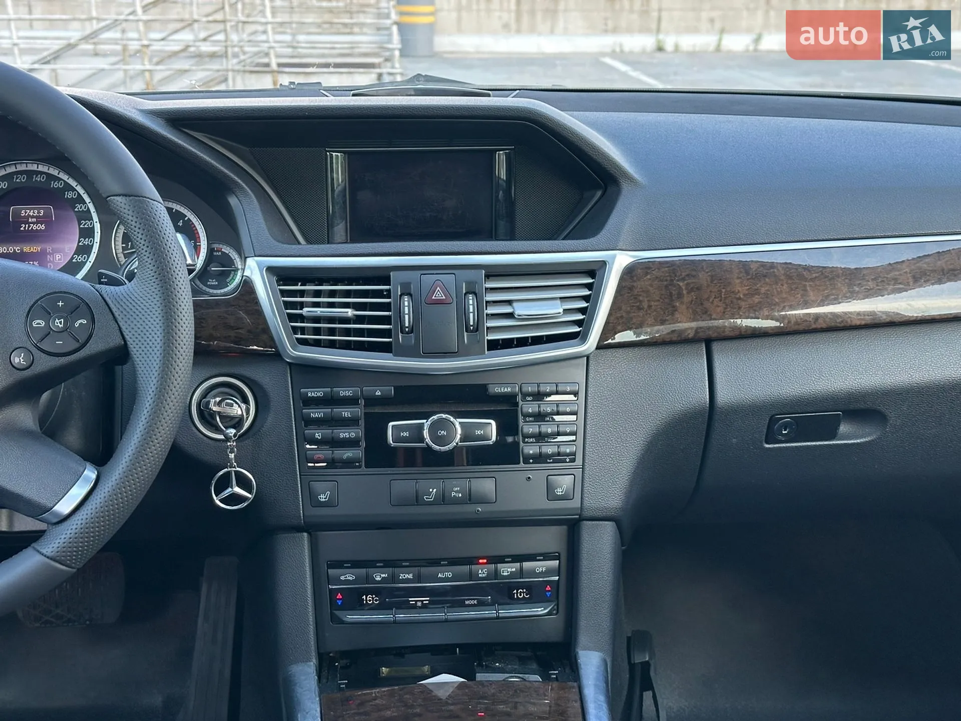 2012 Mercedes-Benz E-klasse - мініатюра 28