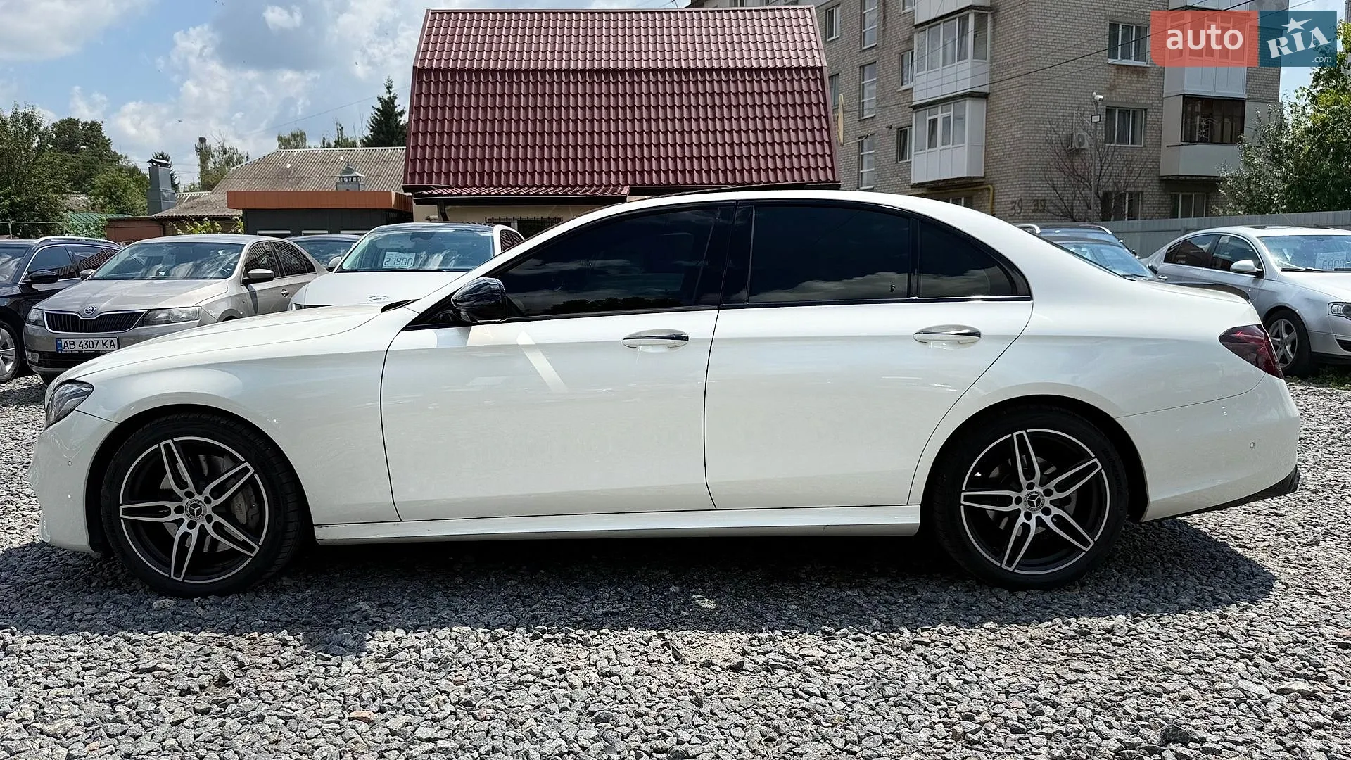 Mercedes-Benz E-Class 2019 VIN WDDZF8EB5LA718839 фото оголошення 8 з 37