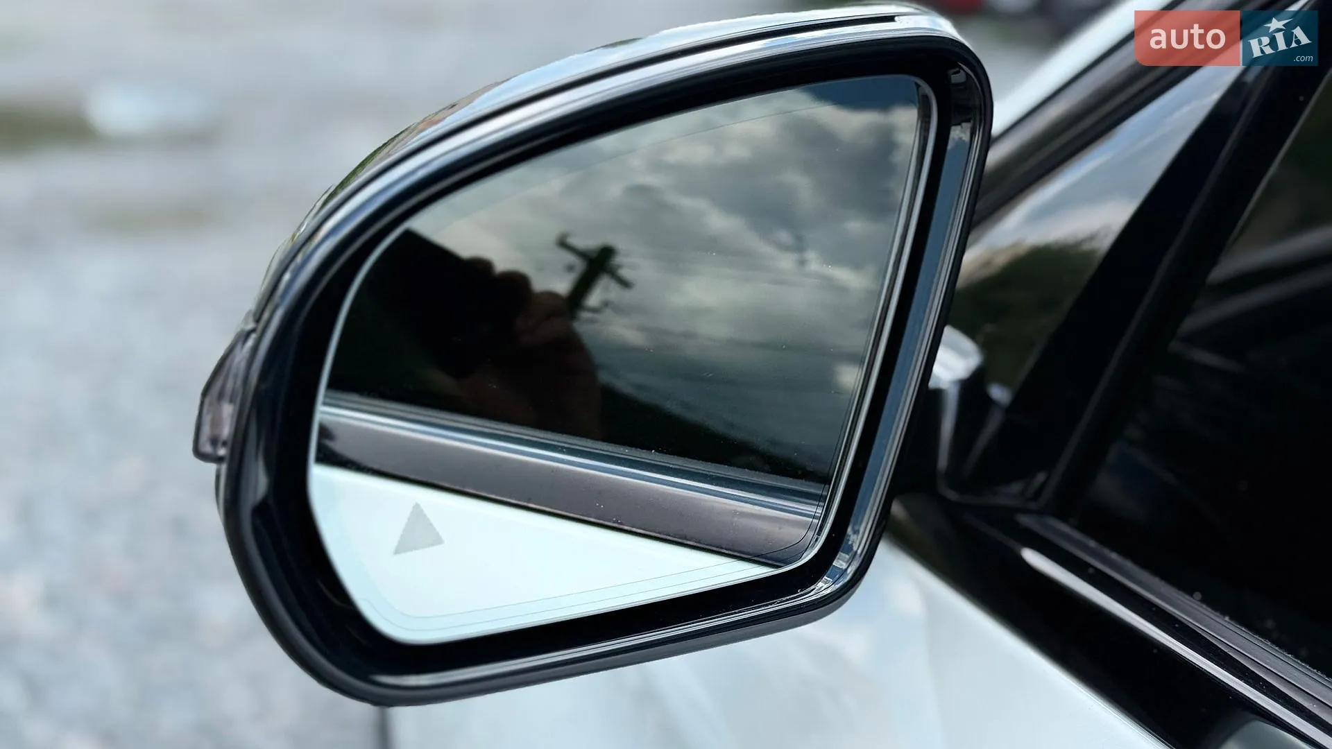 Mercedes-Benz E-Class 2019 VIN WDDZF8EB5LA718839 фото оголошення 18 з 37