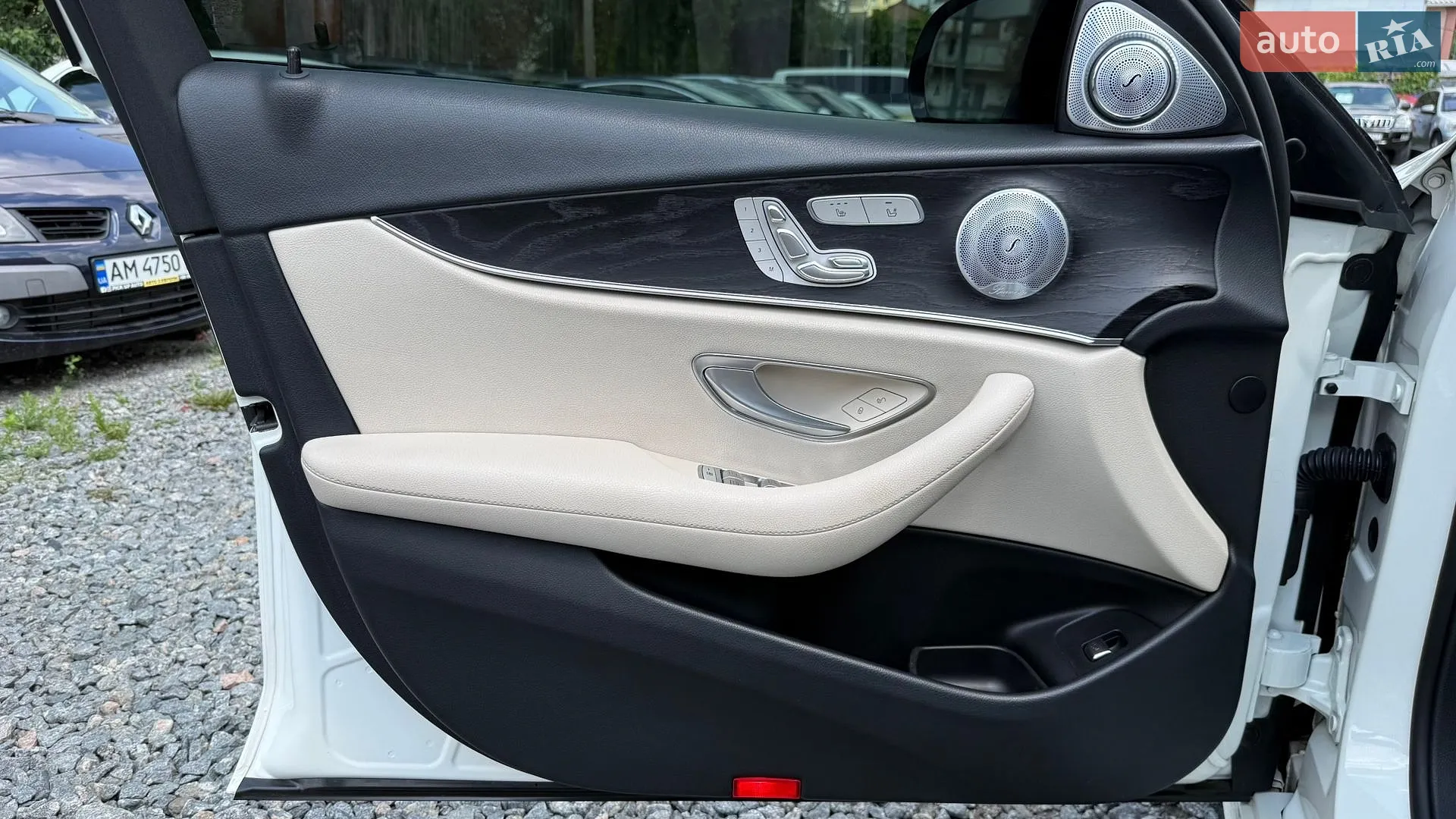 Mercedes-Benz E-Class 2019 VIN WDDZF8EB5LA718839 фото оголошення 19 з 37