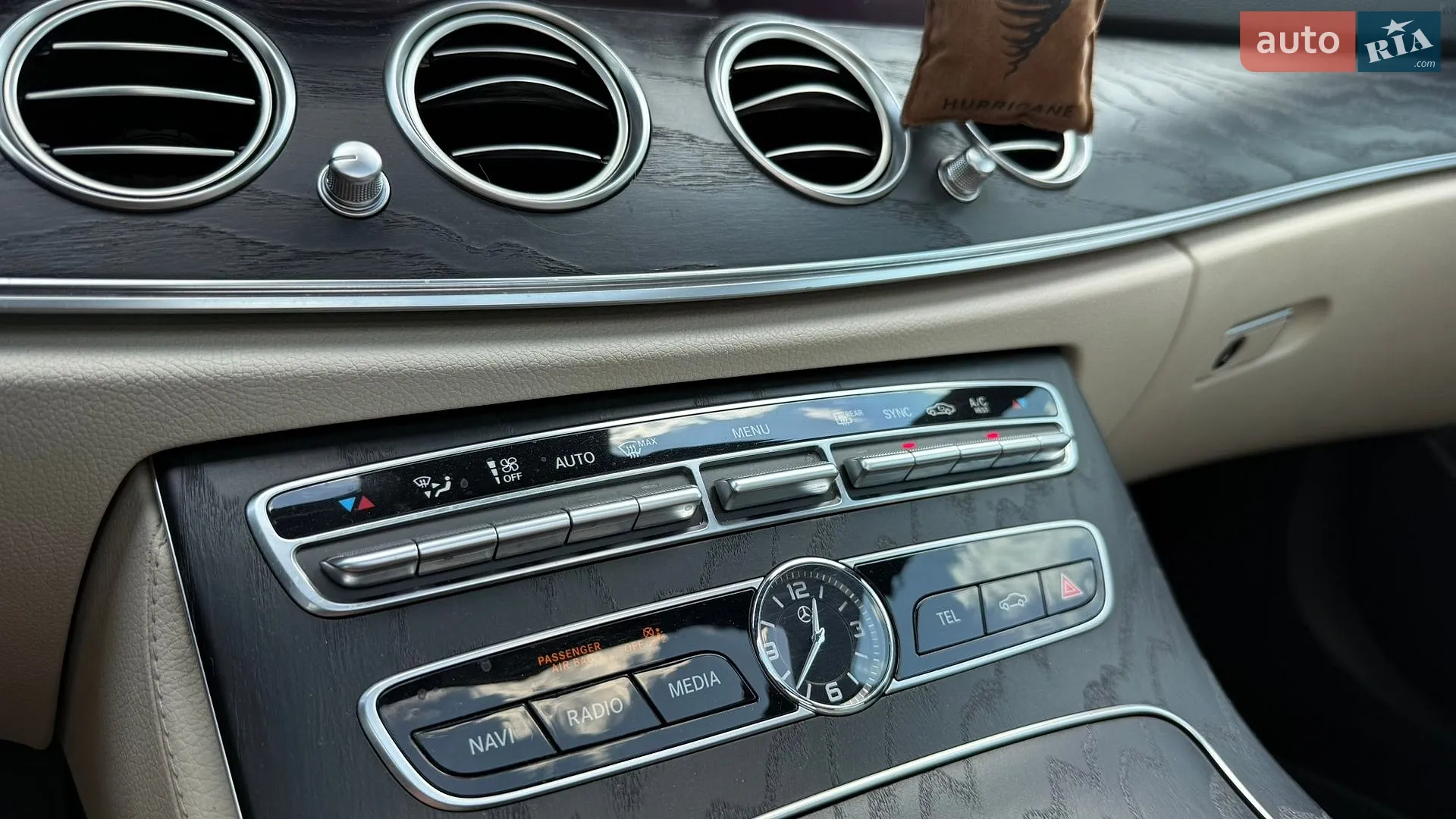 Mercedes-Benz E-Class 2019 VIN WDDZF8EB5LA718839 фото оголошення 24 з 37
