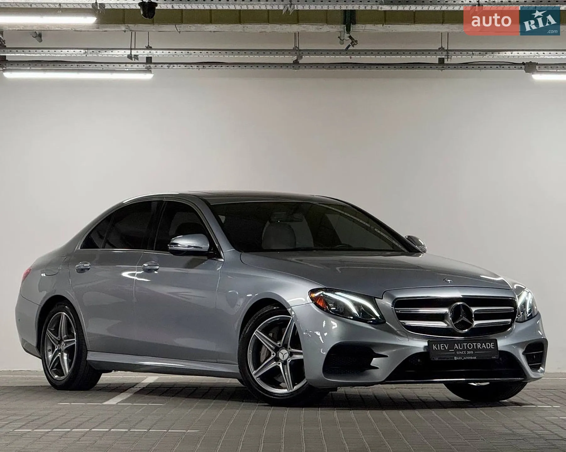 2016 Mercedes-Benz E-klasse - фото 1